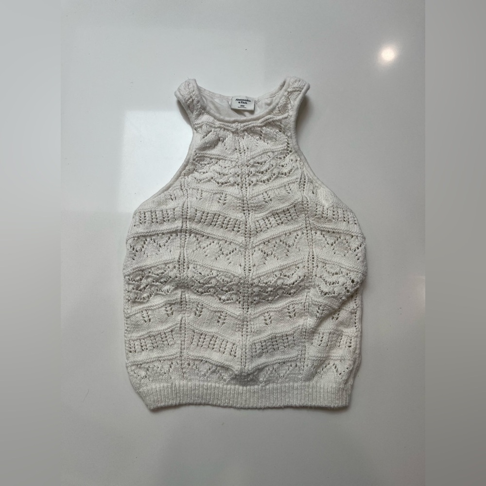 EUC abercrombie and fitch cotton crochet crop top with shelf bra white XXS
